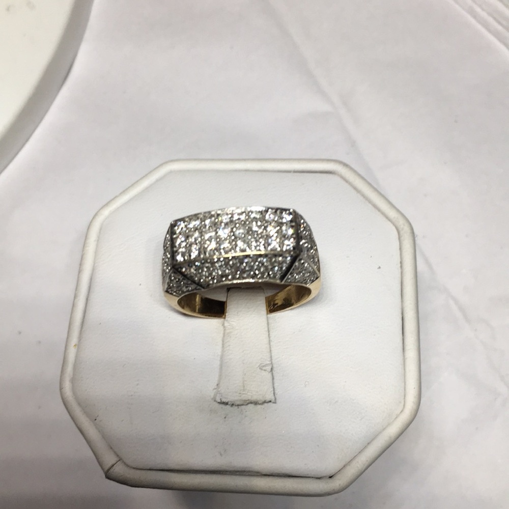 14K Gold Diamonds Wedding Ring